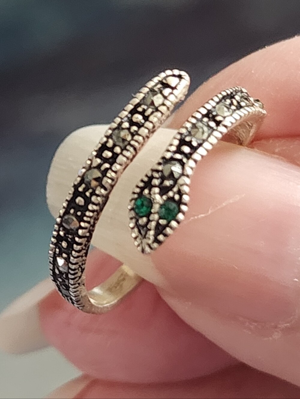Sterling Silver Marcasite Snake Wrap Ring with Green Stone Eyes - Picture 5 of 12